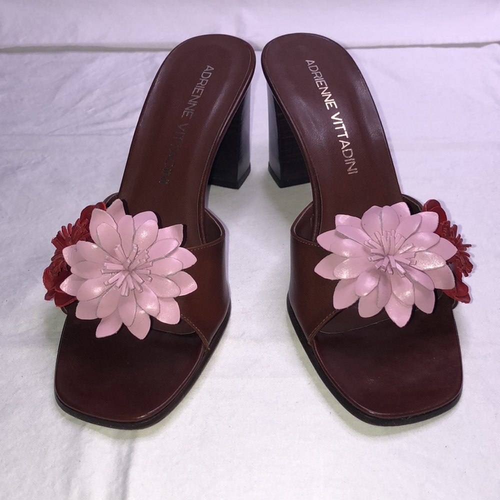 Adrienne Vittadini “Canile” Brown Leather Slides w/Flowers & 3” Heel